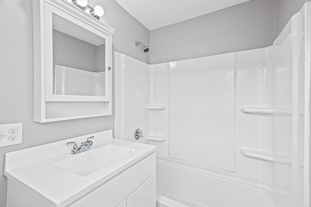 712-722 Eastern Ave # 1