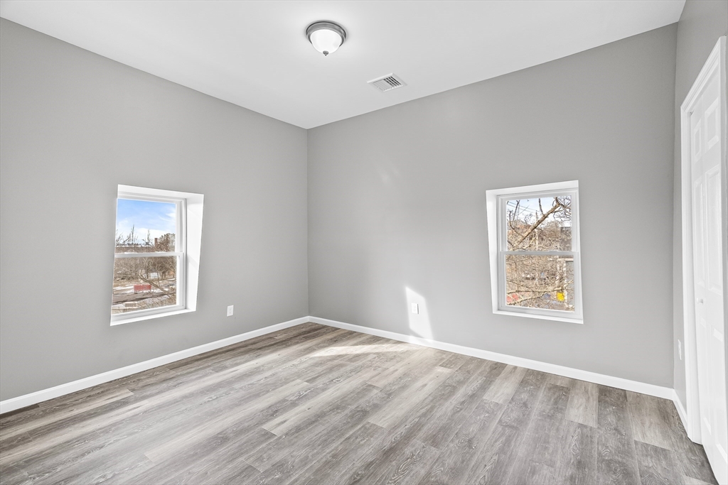 712-722 Eastern Ave # 3