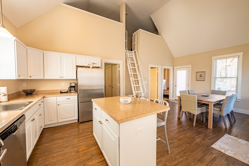 13 Farmhouse Row # 13