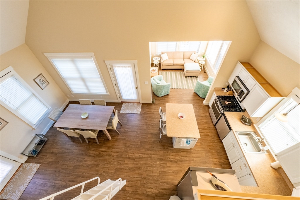 13 Farmhouse Row # 13