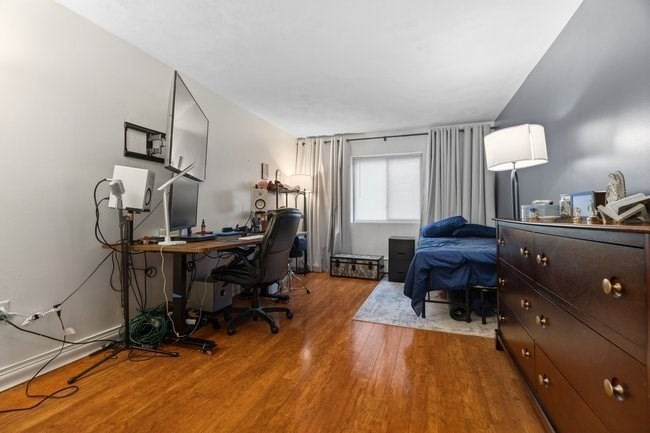 7 Park Ave # 25