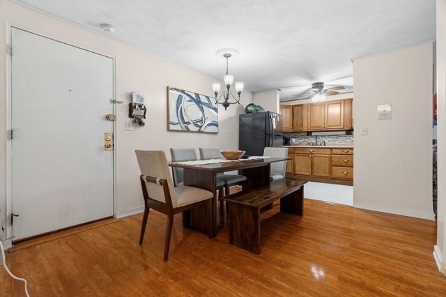 7 Park Ave # 25