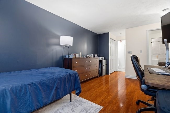 7 Park Ave # 25