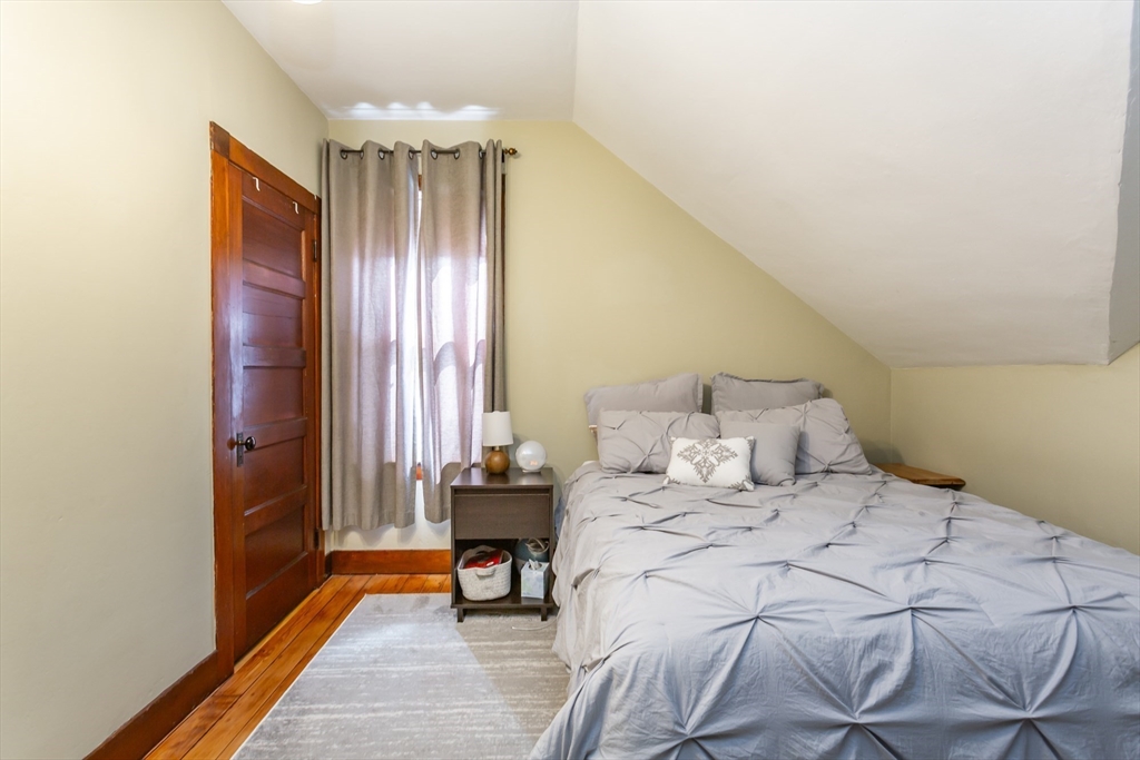 256 Maple St # 3