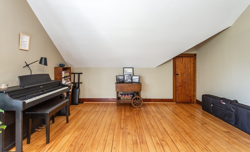 256 Maple St # 3