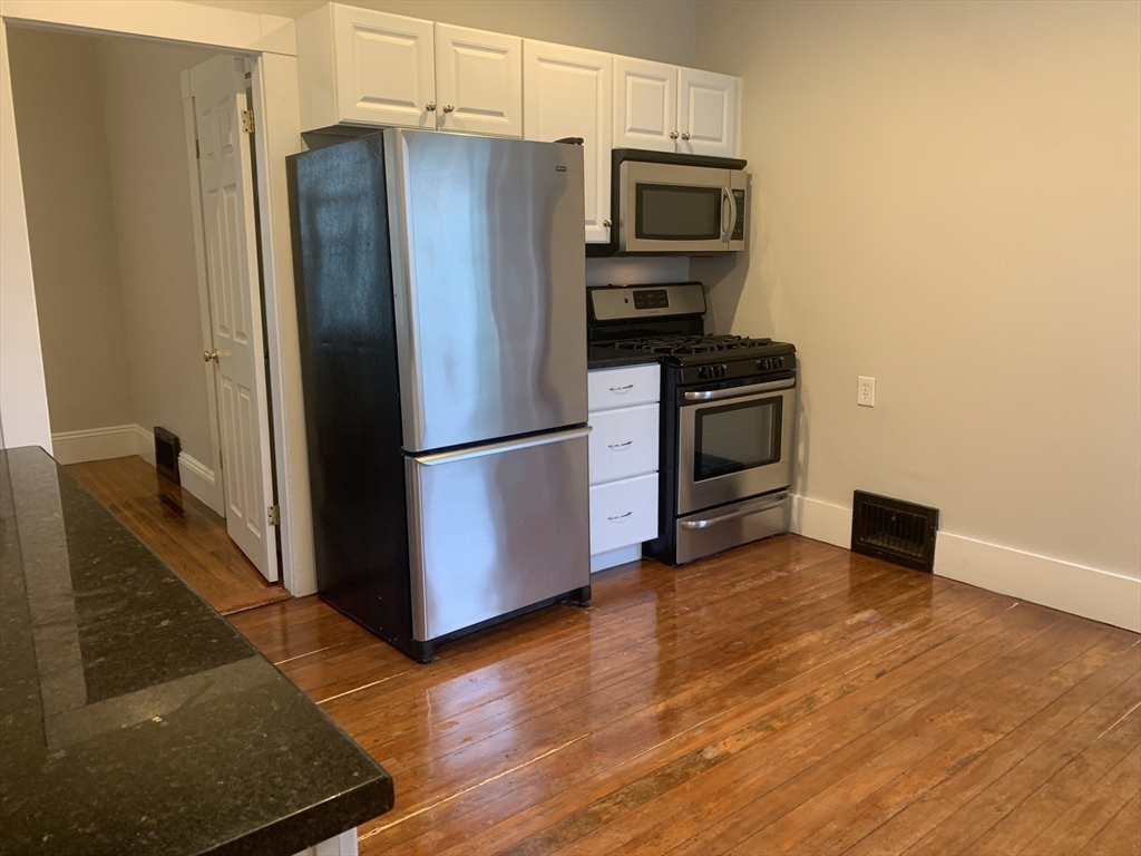 176 Chestnut St # 2