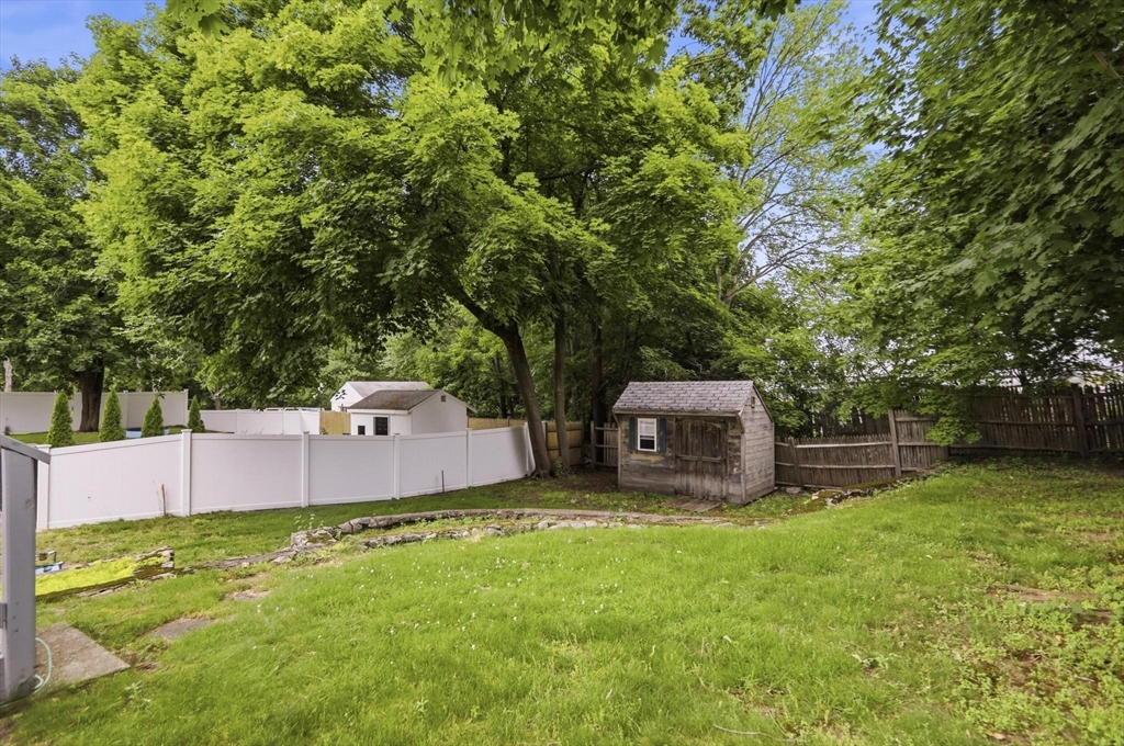 138 Ellis Ave