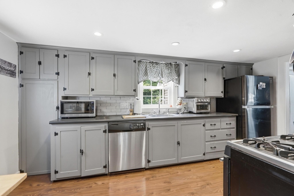 138 Ellis Ave