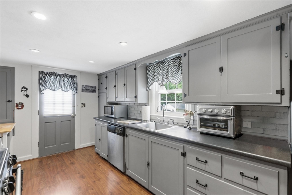 138 Ellis Ave