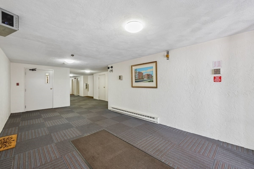 33 Lodgen Ct # 2D