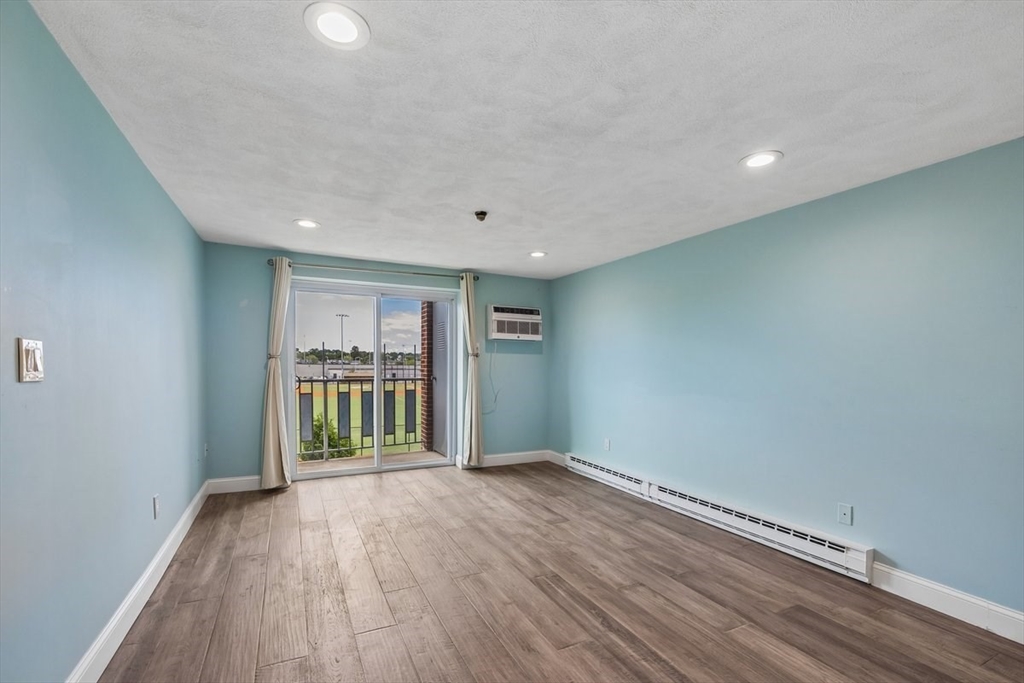 33 Lodgen Ct # 2D