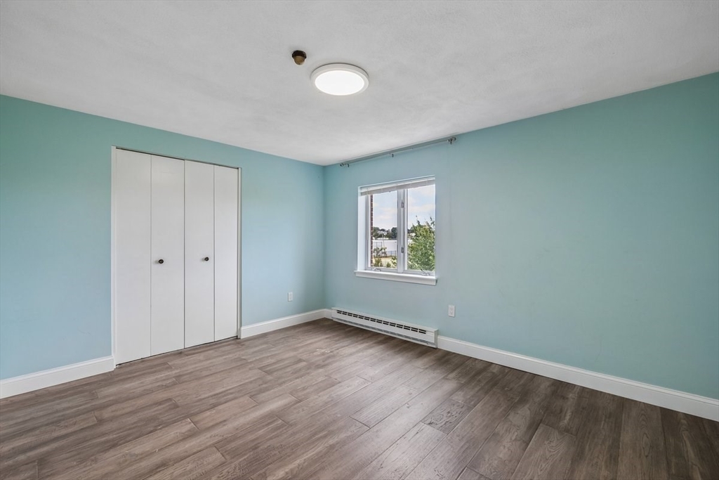 33 Lodgen Ct # 2D