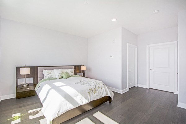 18 Cliveden # 604