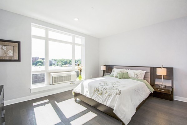 18 Cliveden # 604