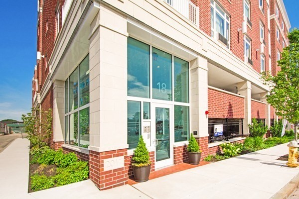 18 Cliveden # 604