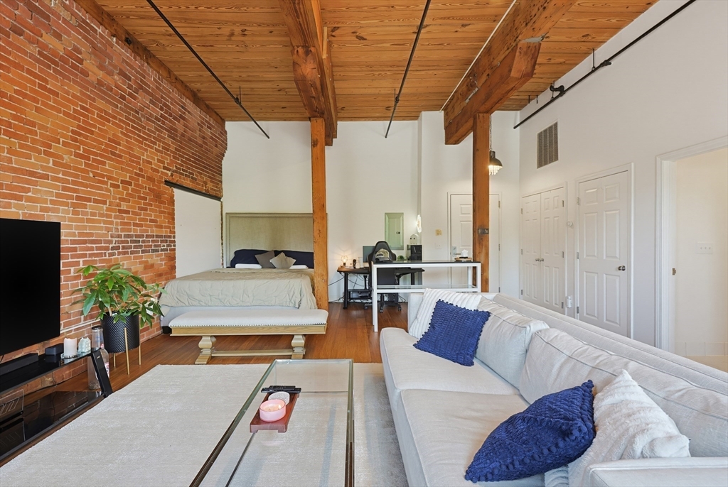 37 Millyard # 209