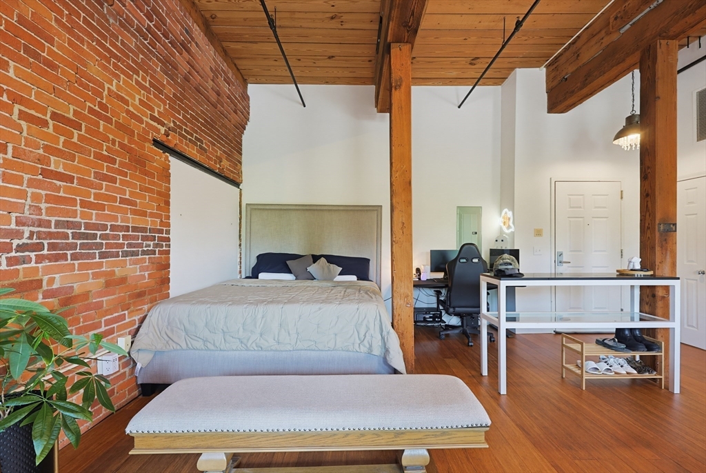 37 Millyard # 209
