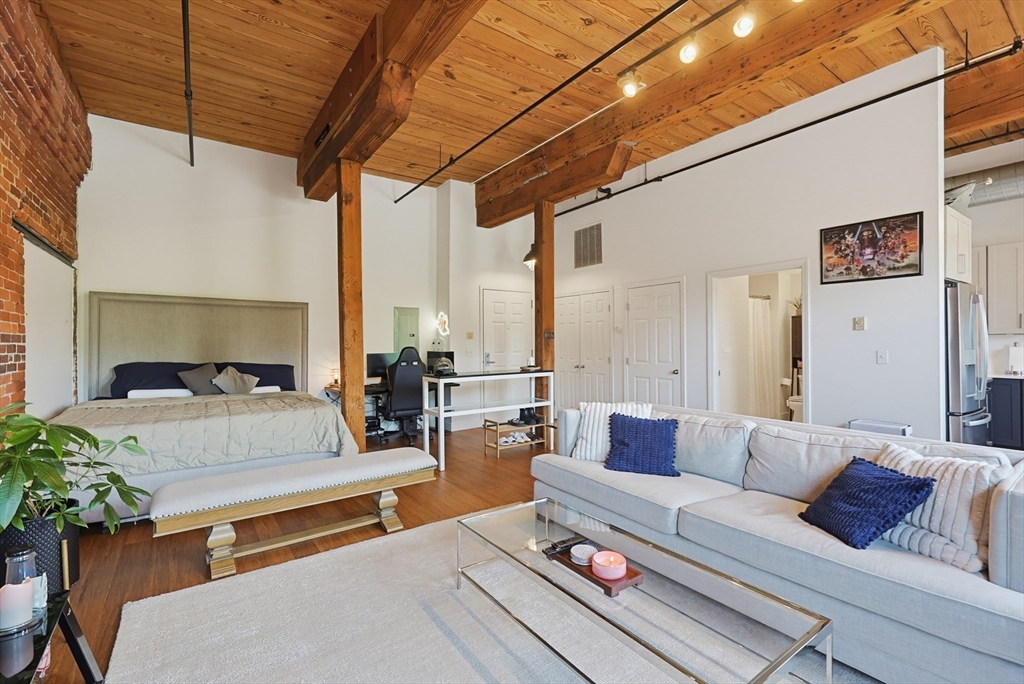 37 Millyard # 209