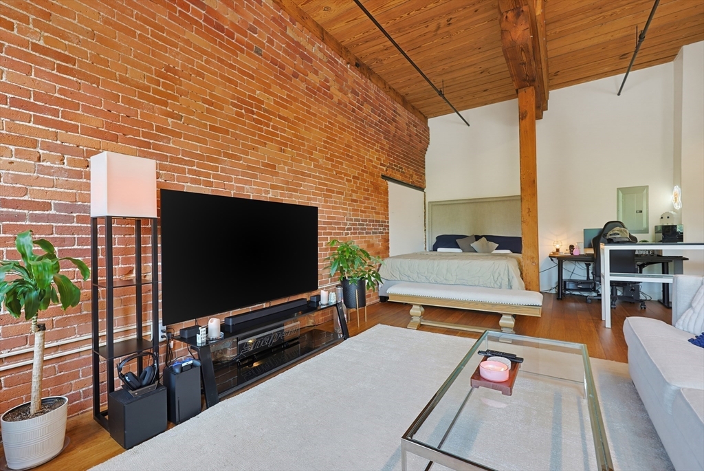 37 Millyard # 209