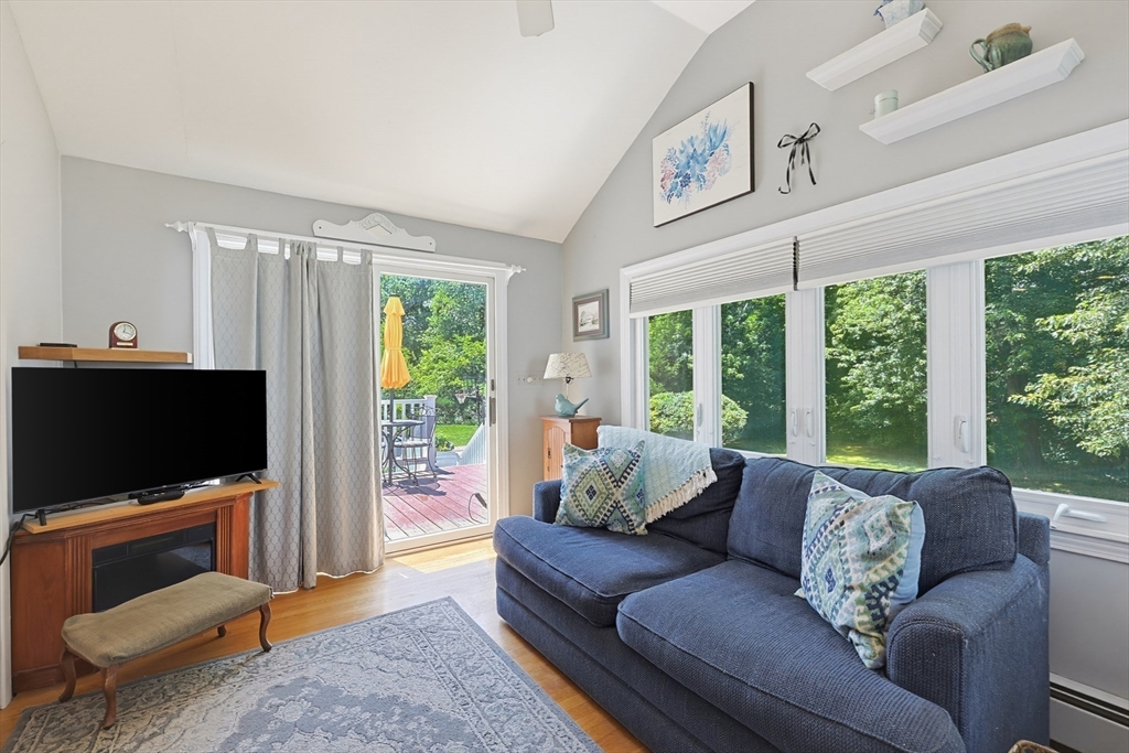 11 Bright St