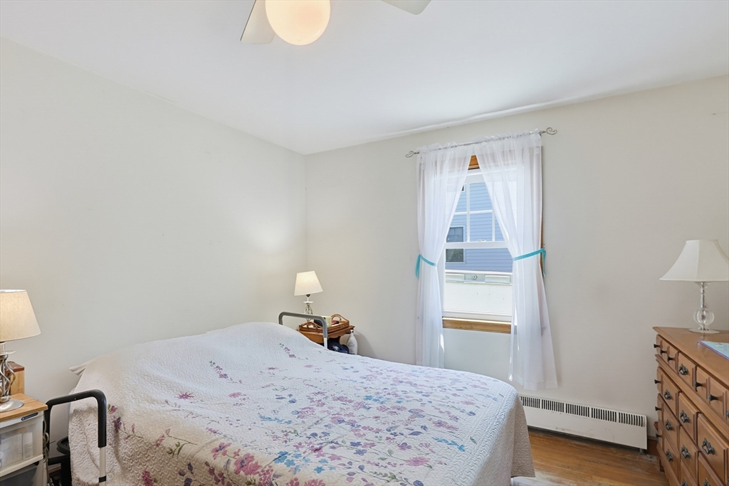 11 Bright St