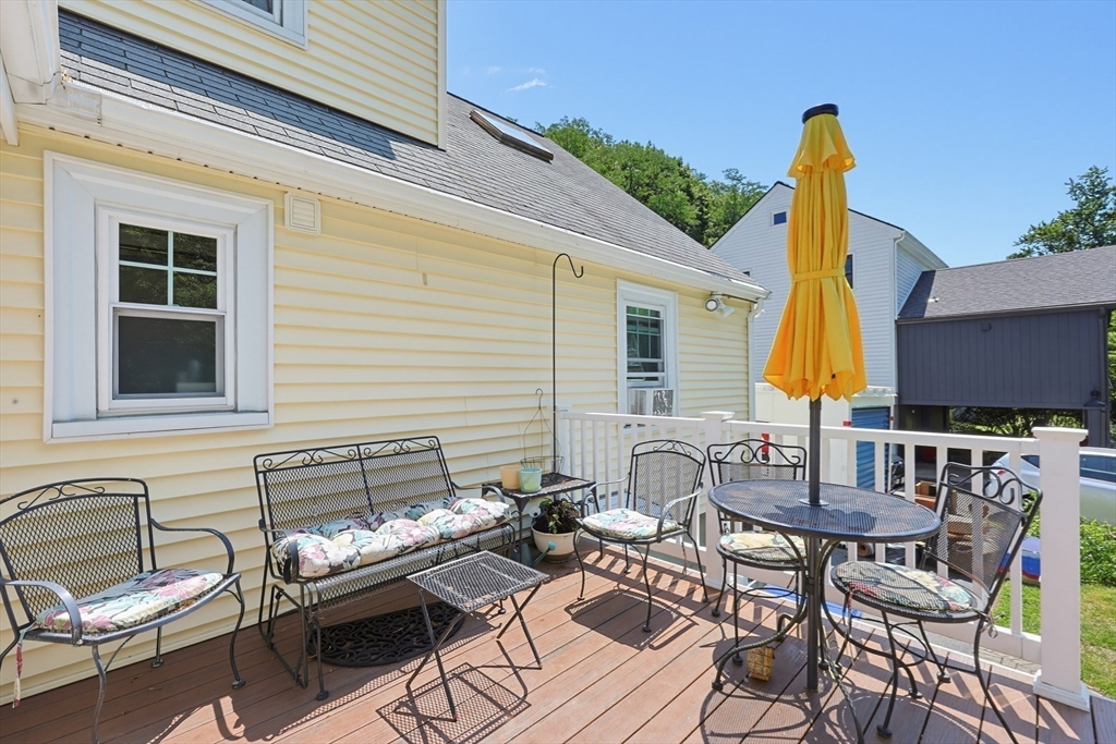 11 Bright St