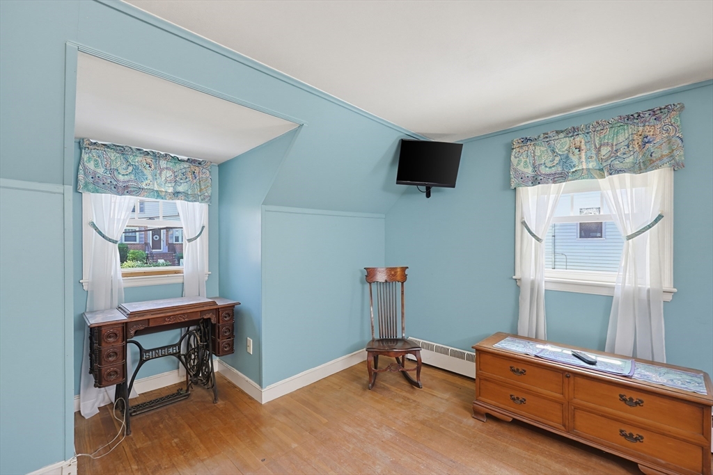 11 Bright St