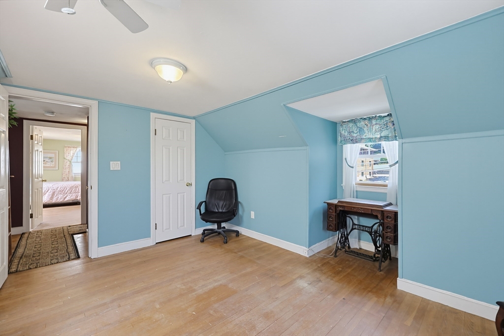 11 Bright St