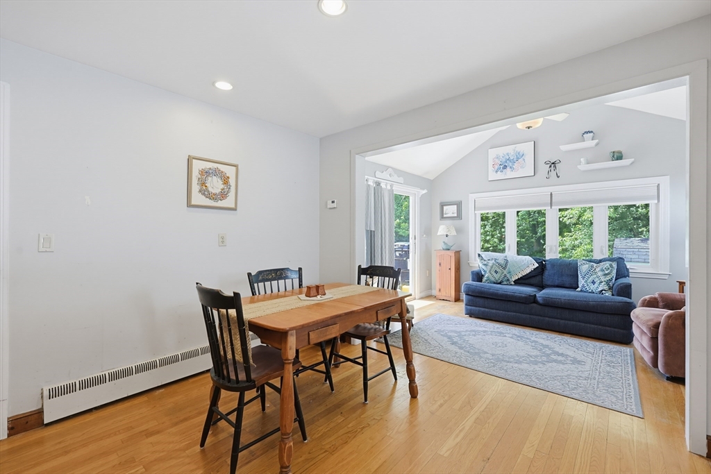 11 Bright St
