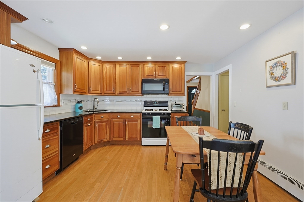 11 Bright St
