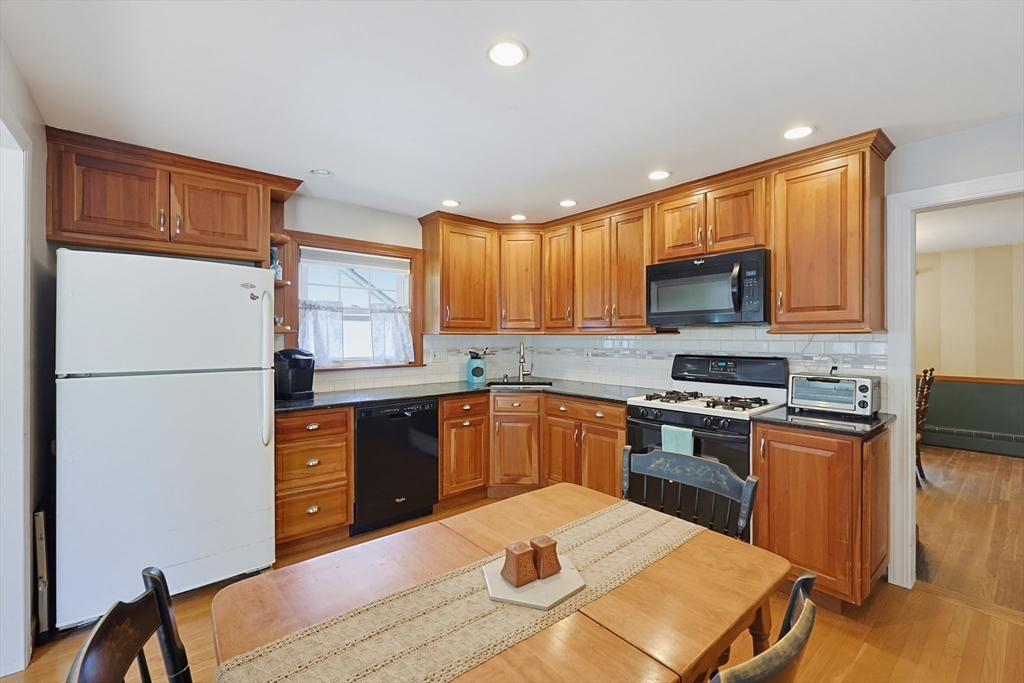 11 Bright St