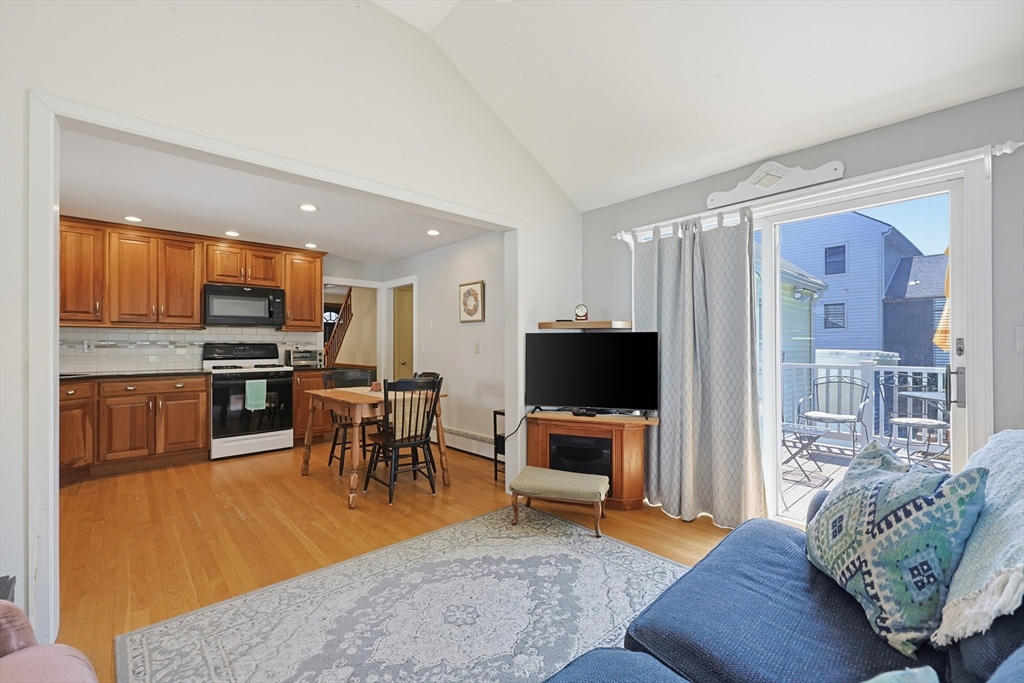 11 Bright St