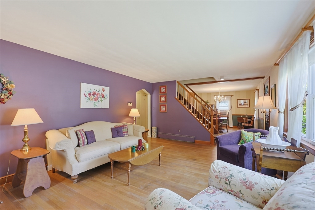 11 Bright St