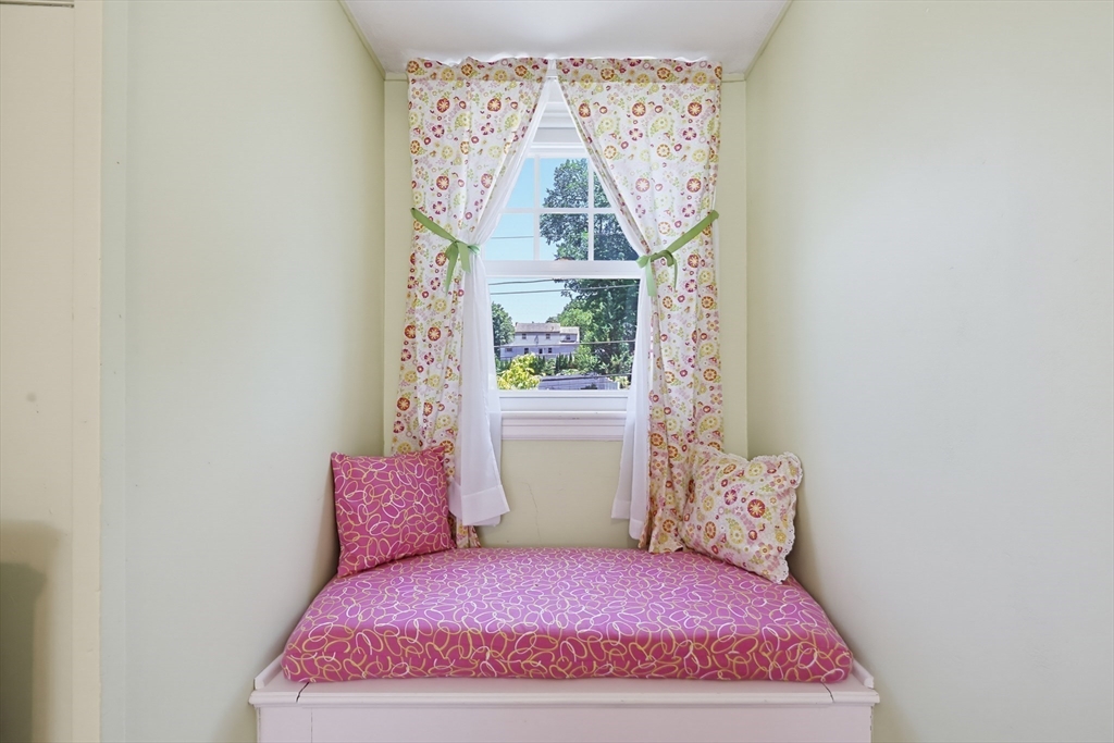 11 Bright St