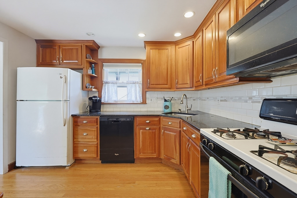 11 Bright St