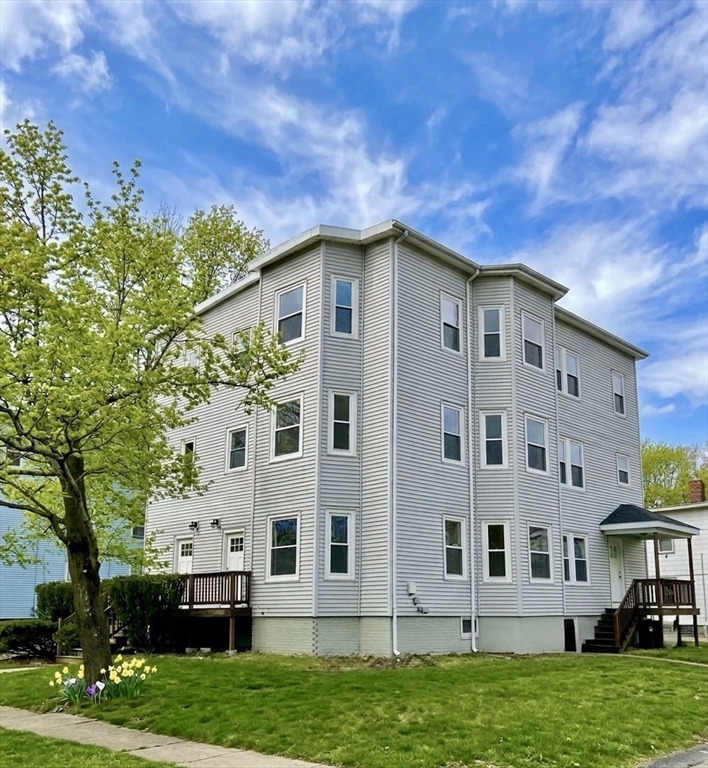 218-220 Whitman Ave
