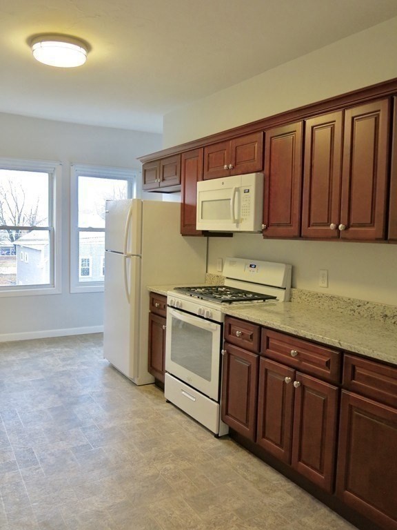 218-220 Whitman Ave