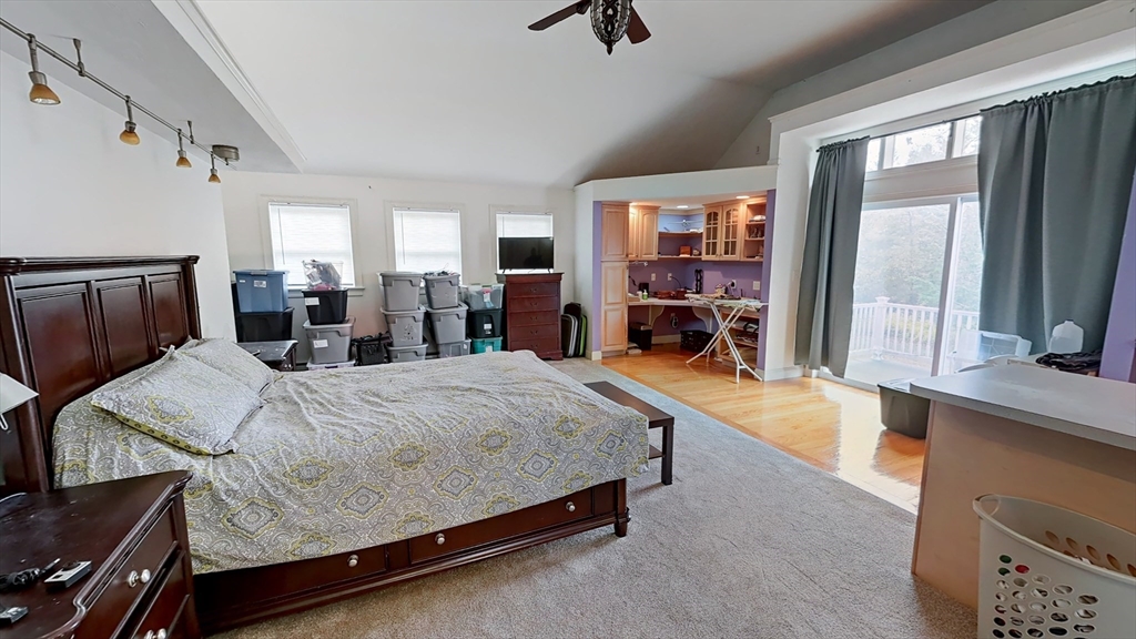 32 Acton Rd