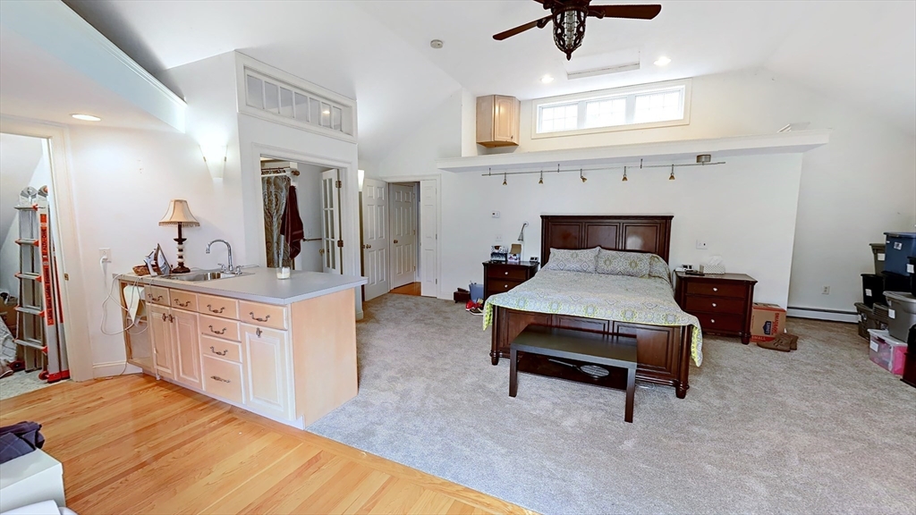 32 Acton Rd