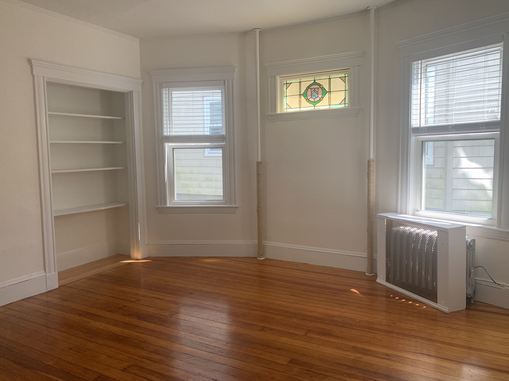 52 Percival St # 1