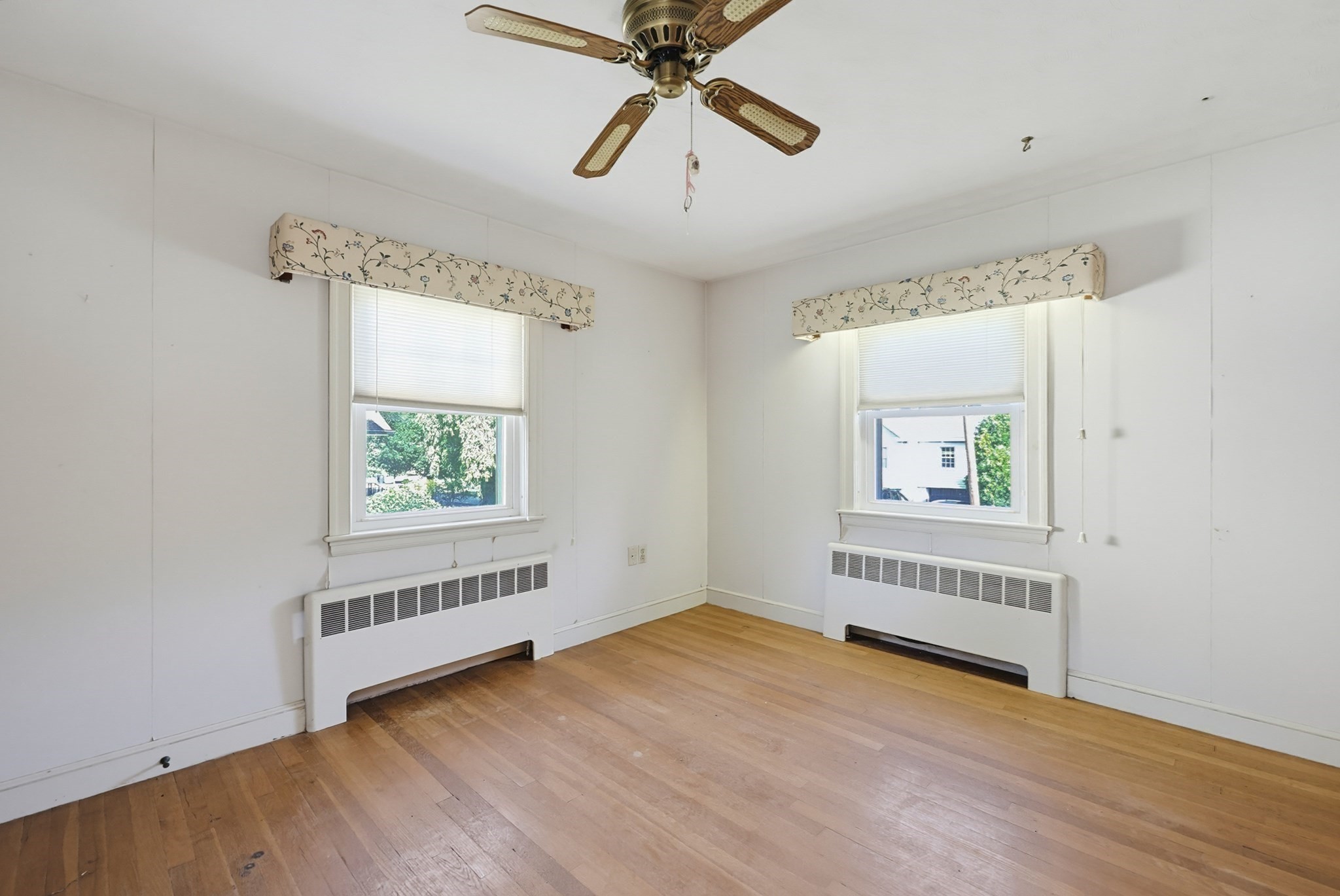 70 Oakdale Rd
