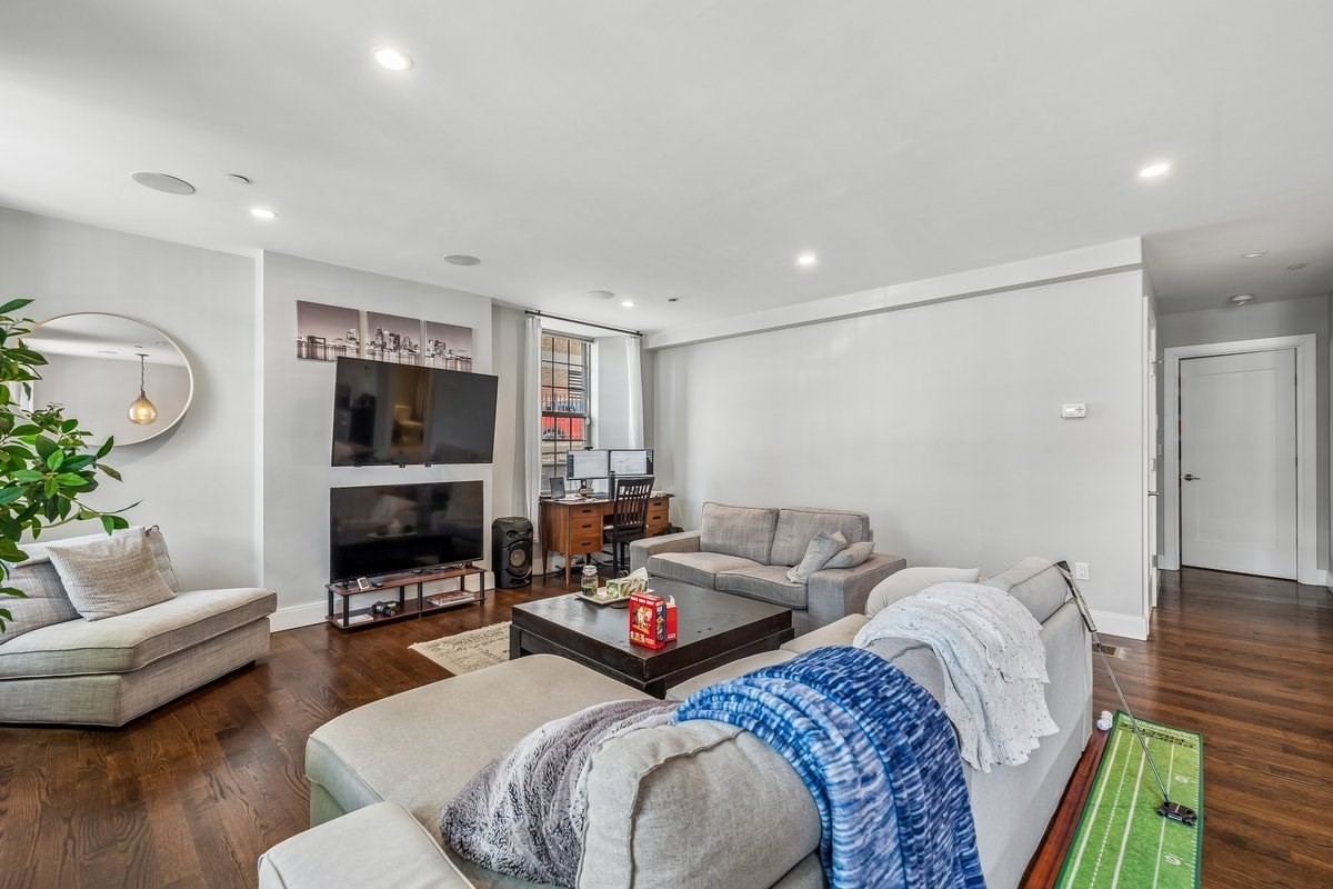 225 Dorchester Street # 27