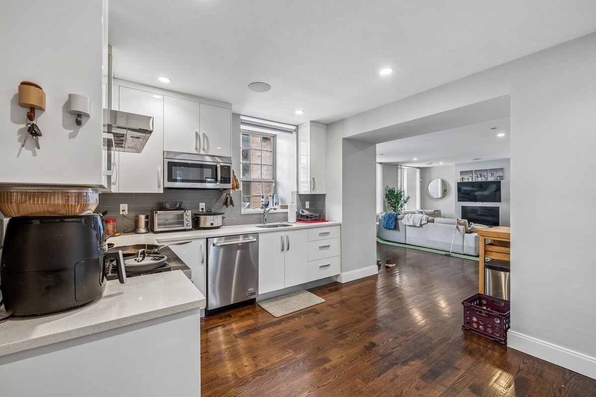 225 Dorchester Street # 27