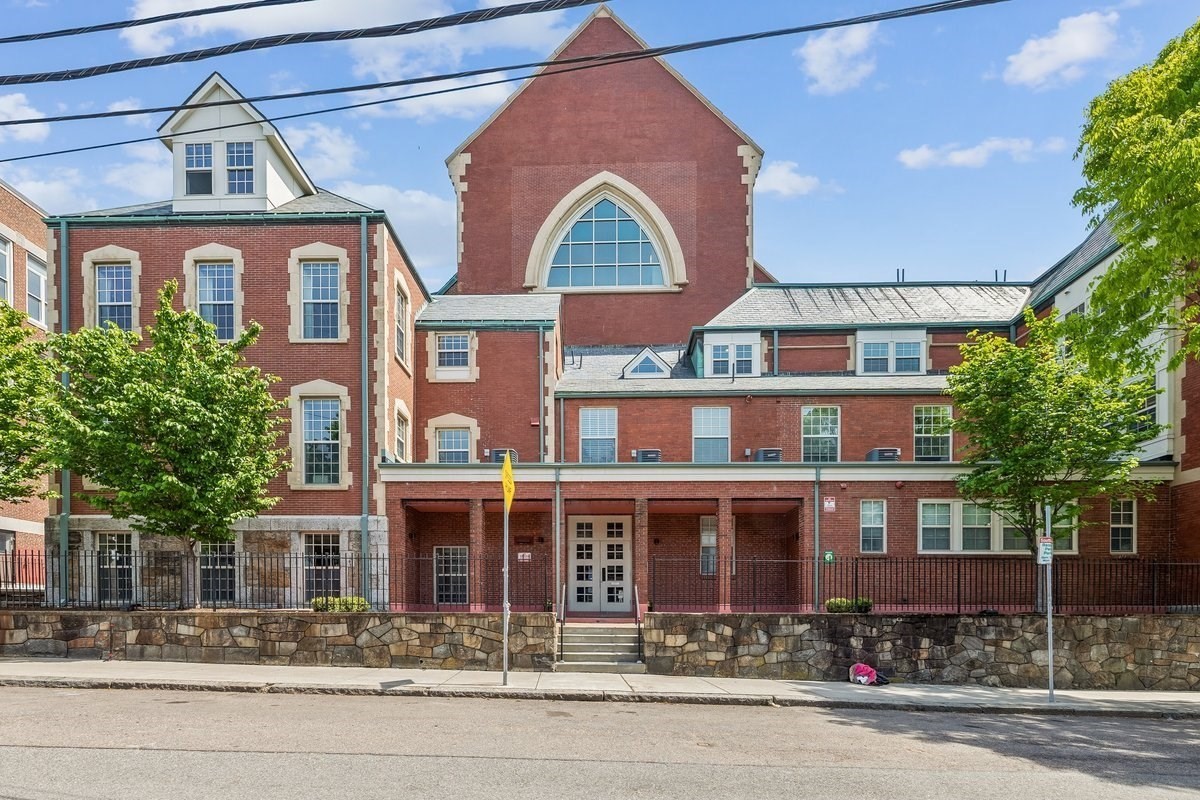 225 Dorchester Street # 27