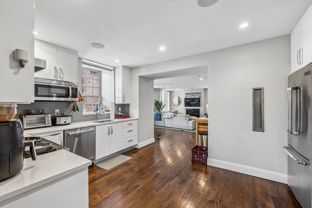 225 Dorchester Street # 27