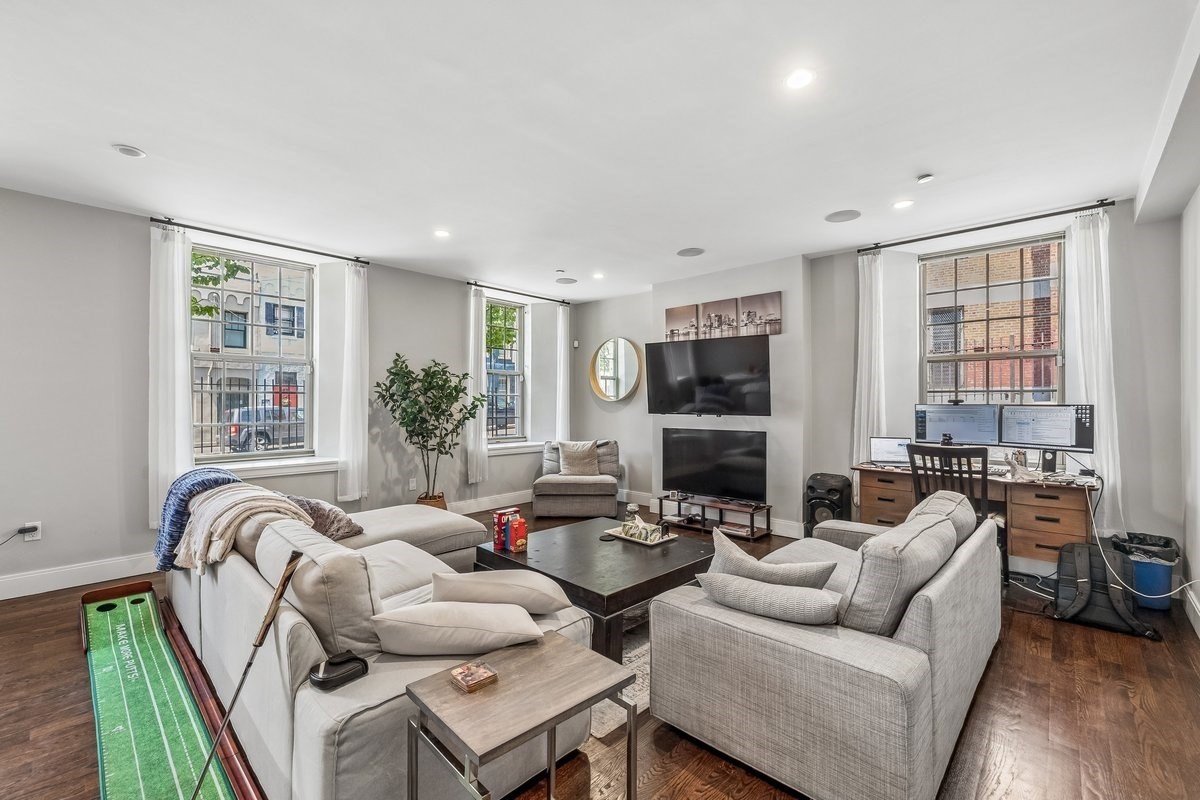 225 Dorchester Street # 27