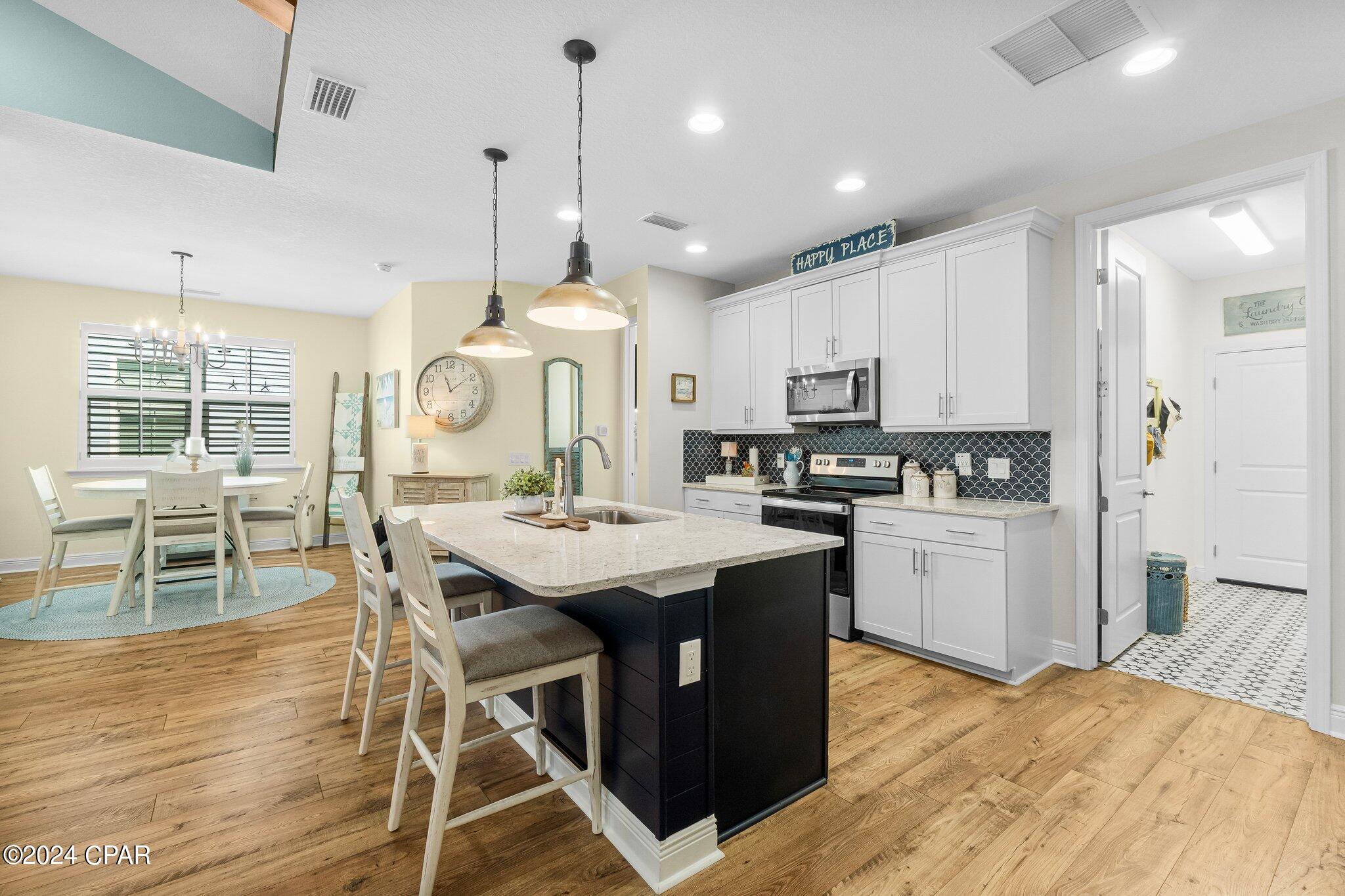 8686 Coral Reef Way