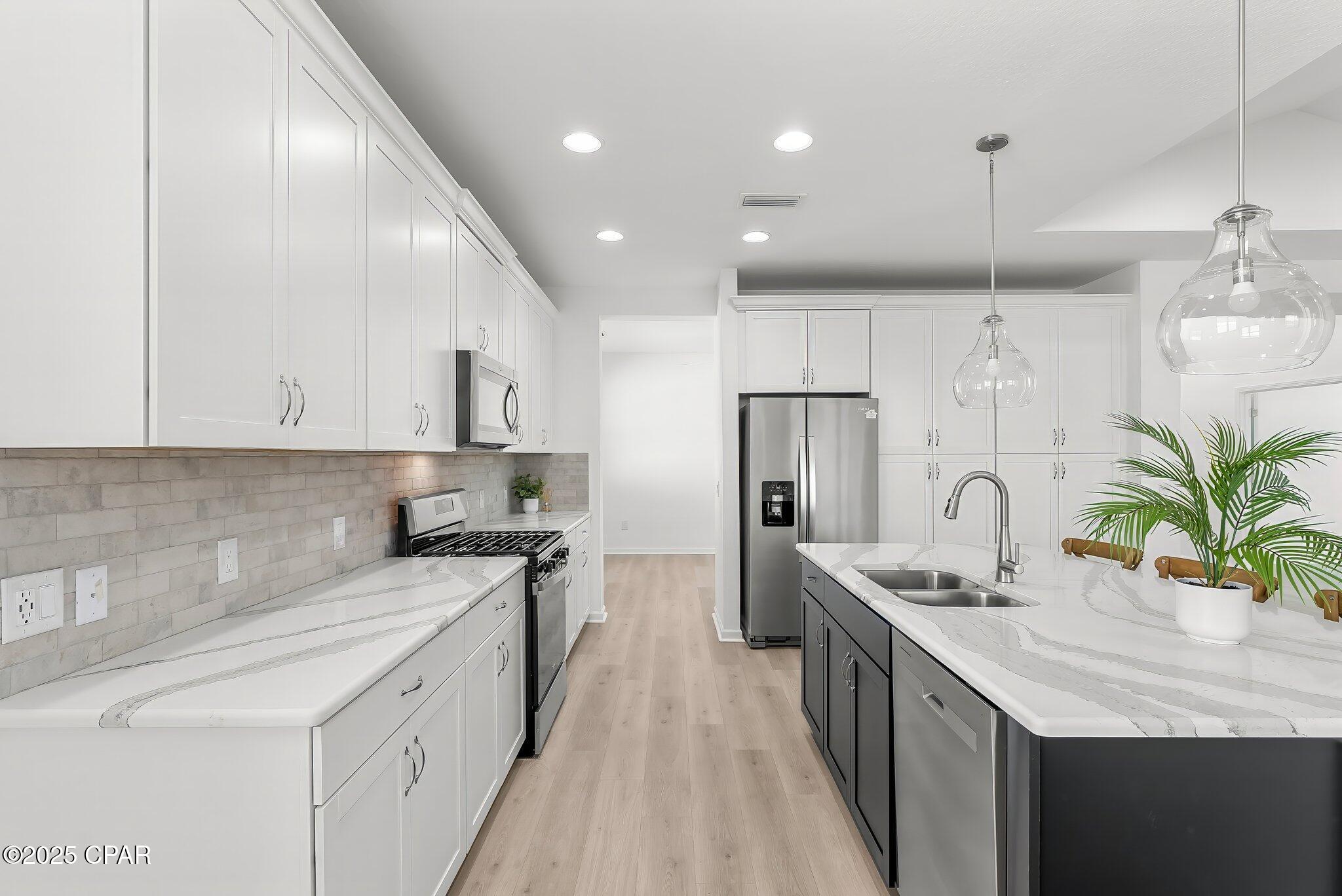 8752 Coral Reef Way