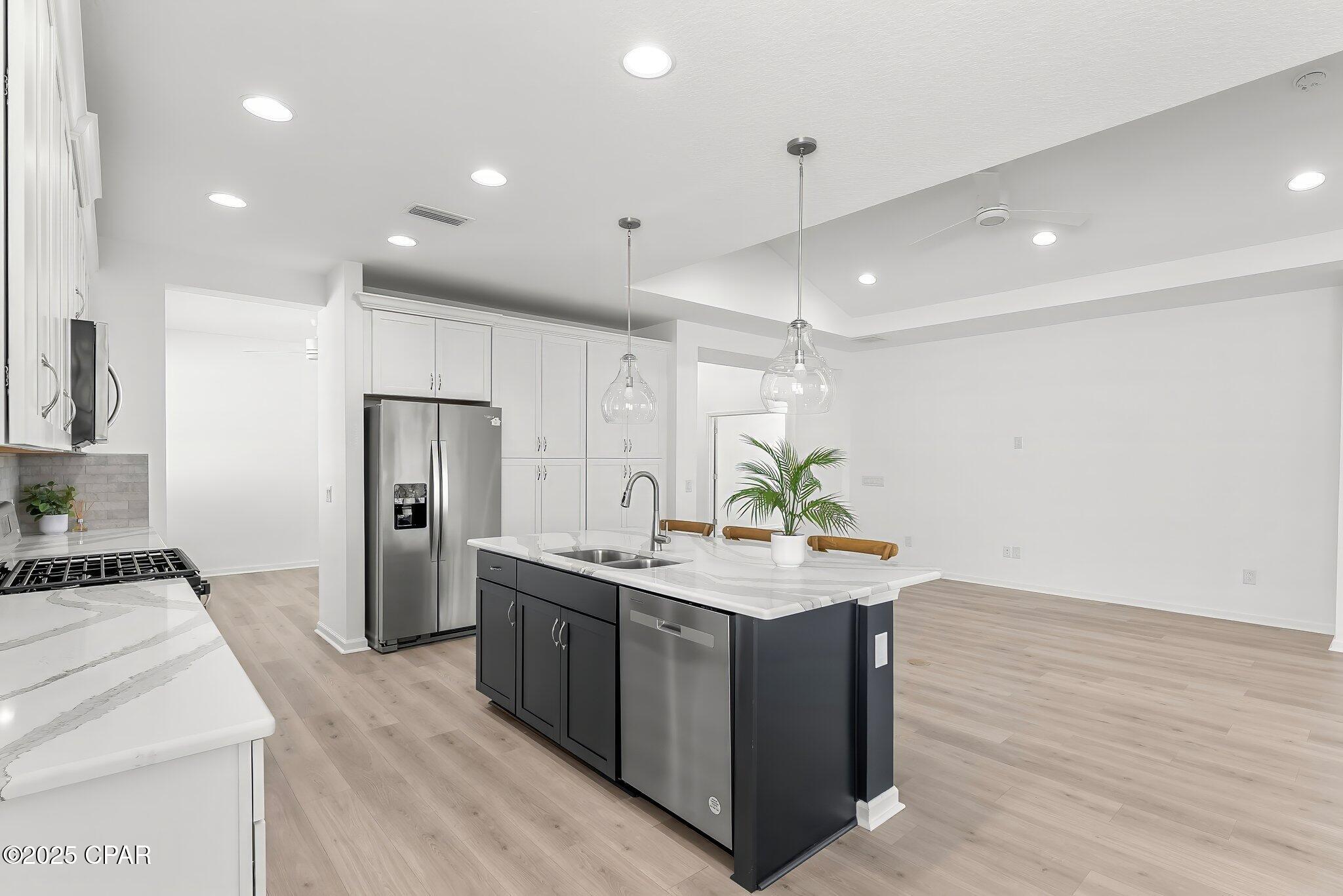 8752 Coral Reef Way