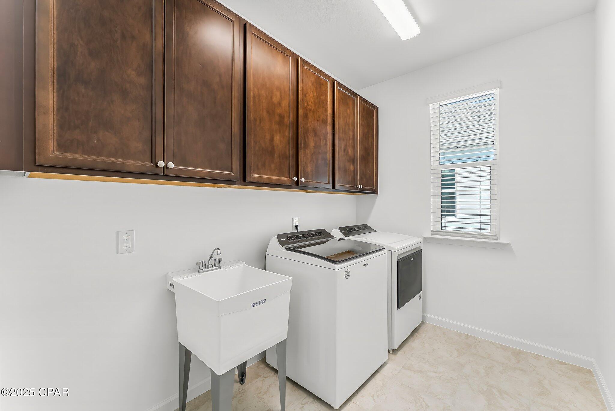8752 Coral Reef Way